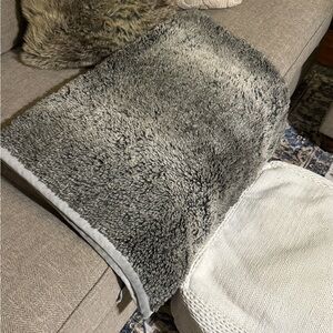 SALE Pottery Barn 50x60 Elegant Throw/Blanket Home Decor & Accents